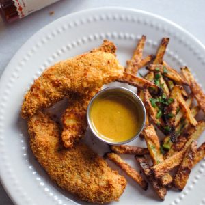 Easy and crispy air fryer chicken strips